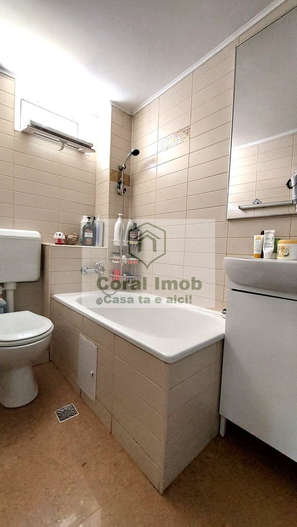 Casa de vanzare,curte individuala, centrala, in Andronache, Gherghitei - Poză 7