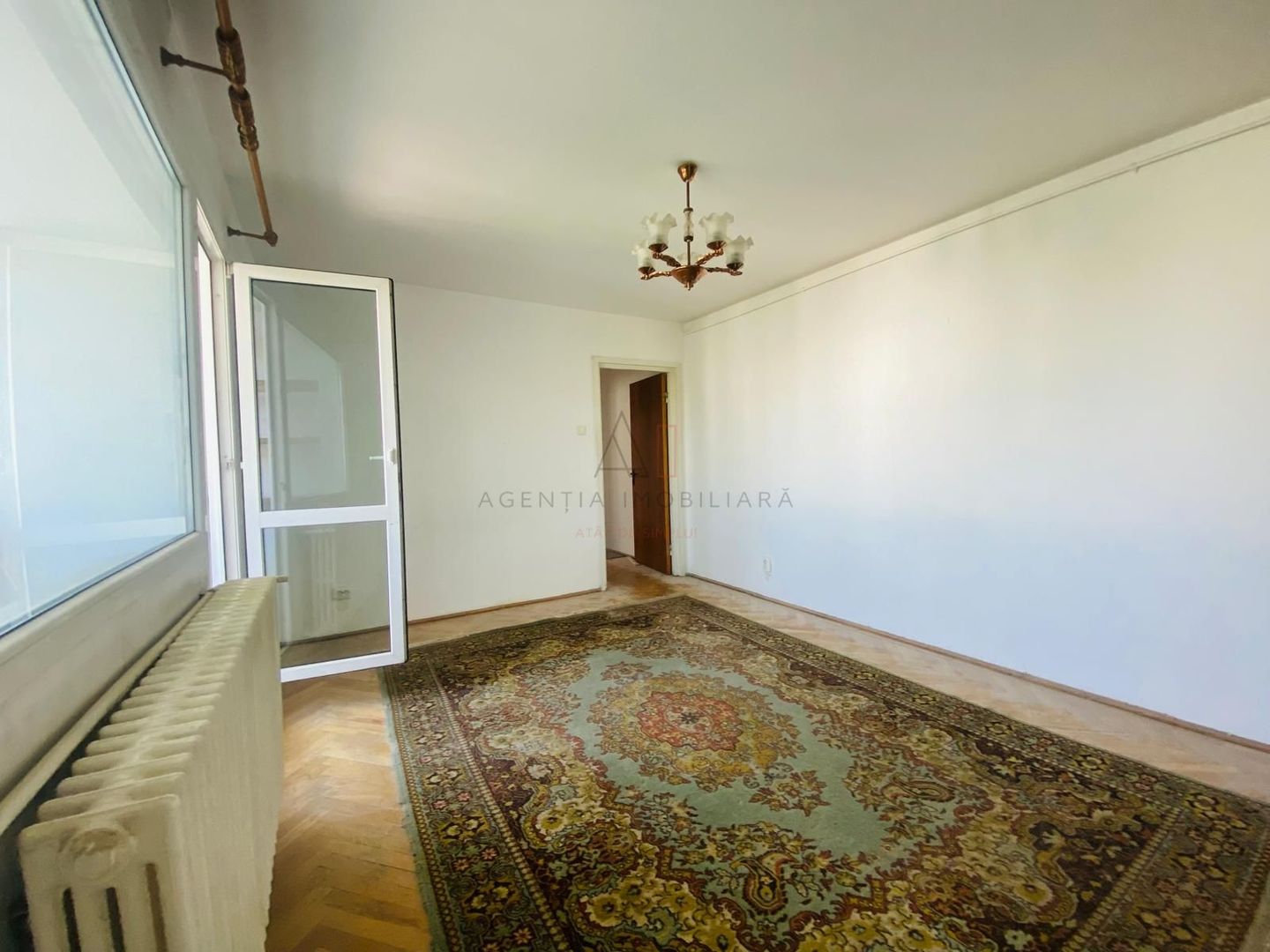 3 camere Apusului | Bloc reabilitat - Poză 1