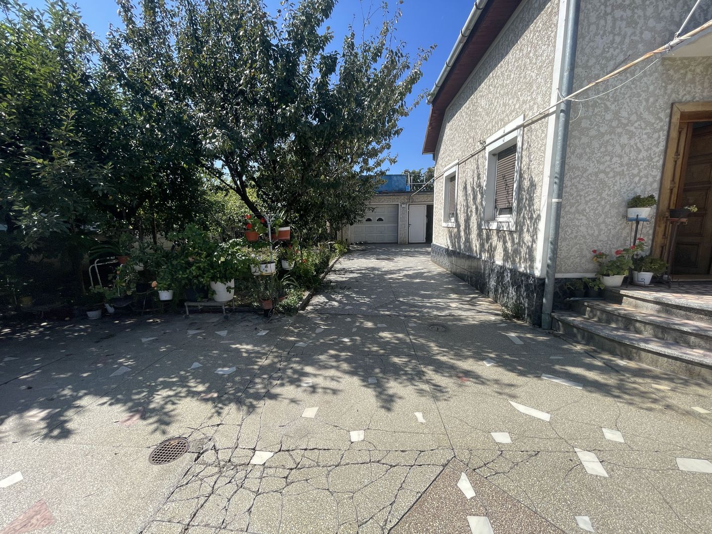 Casa cu teren 1000 mp și front 26 ml în zona Bogdanesti - Poză 10