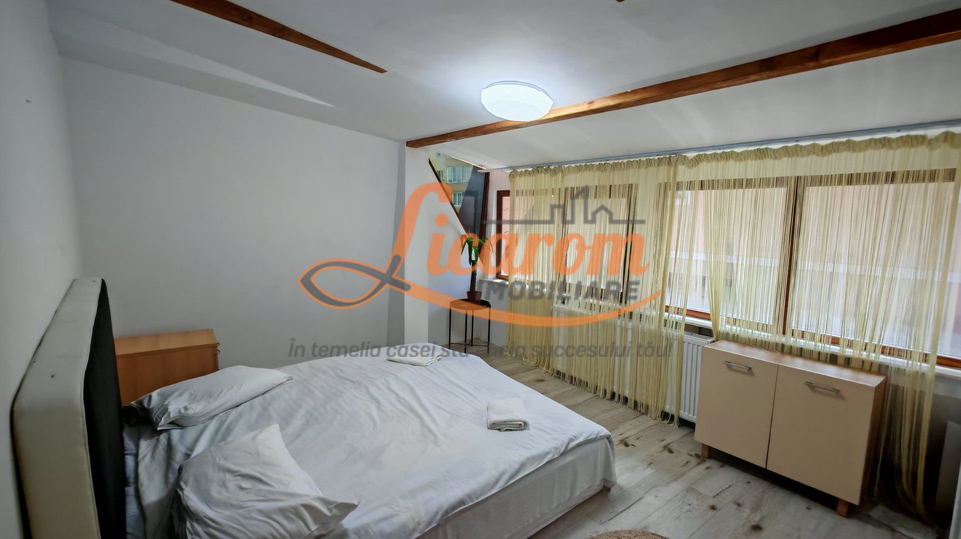 Vila 10 camere,pretabil compartimentare in 2 unitati separate,ASTRA. - Poză 9