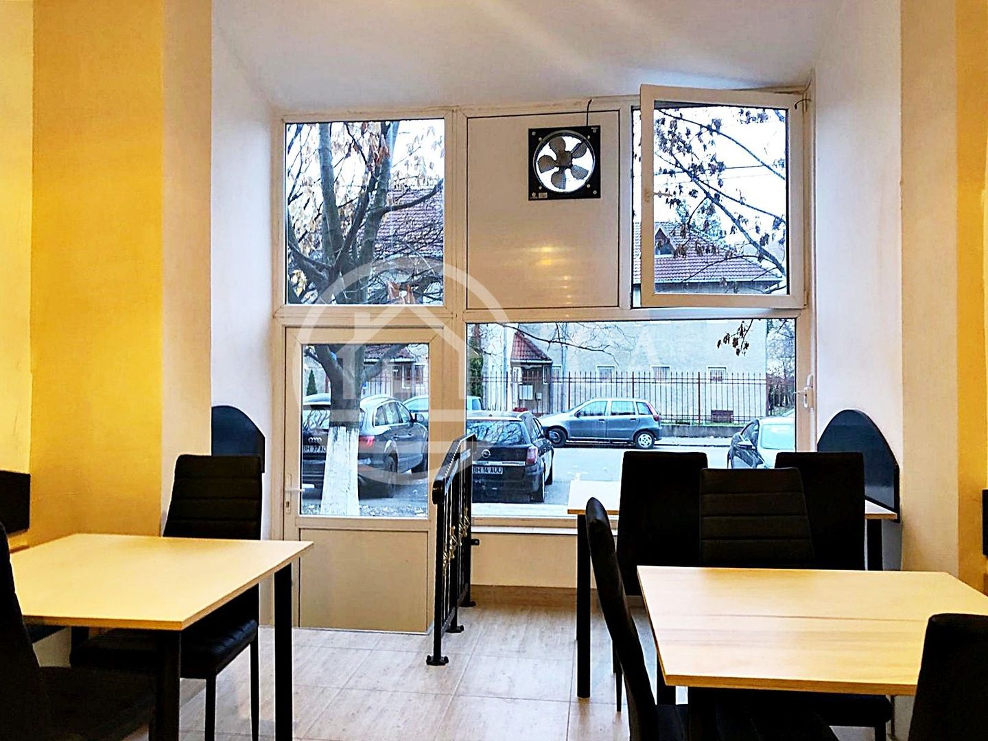 Afacere la cheie de vanzare tip pizzerie in zona Rogerius, Oradea - Poză 2