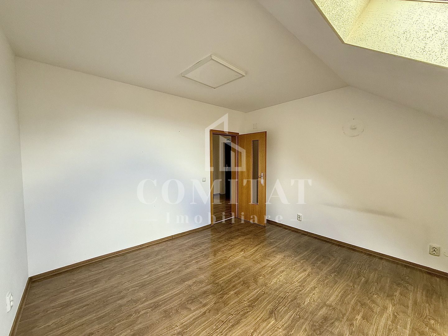 Spatiu de birou 2 camere decomandate zona străzii Aurel Vlaicu - Poză 2