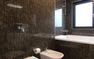 Zona Lipovei, casa 4 camere + 3 bai, curte proprie. - Poză 16