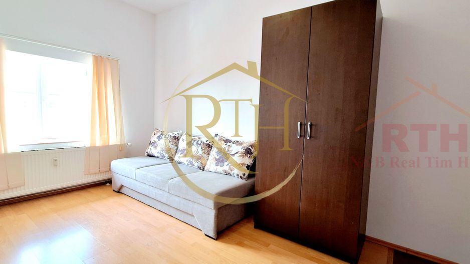 Oferim spre inchiriere garsoniera, loc de parcare, zona Soarelui - Poză 1