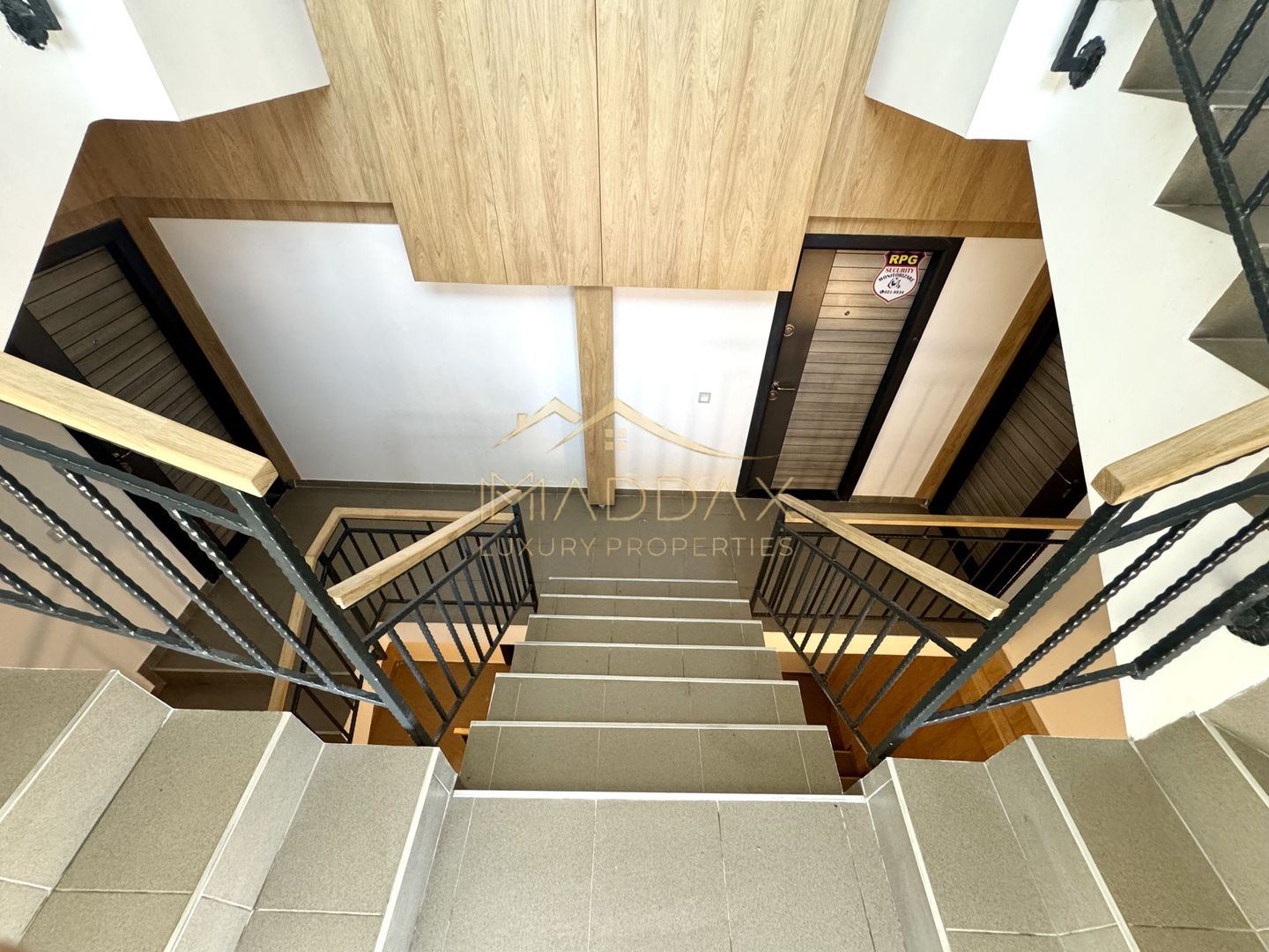 Duplex cu 4 Camere *211mp* Mobilat Complet/ 1 parking / Erou Iancu Nicolae - Poză 36