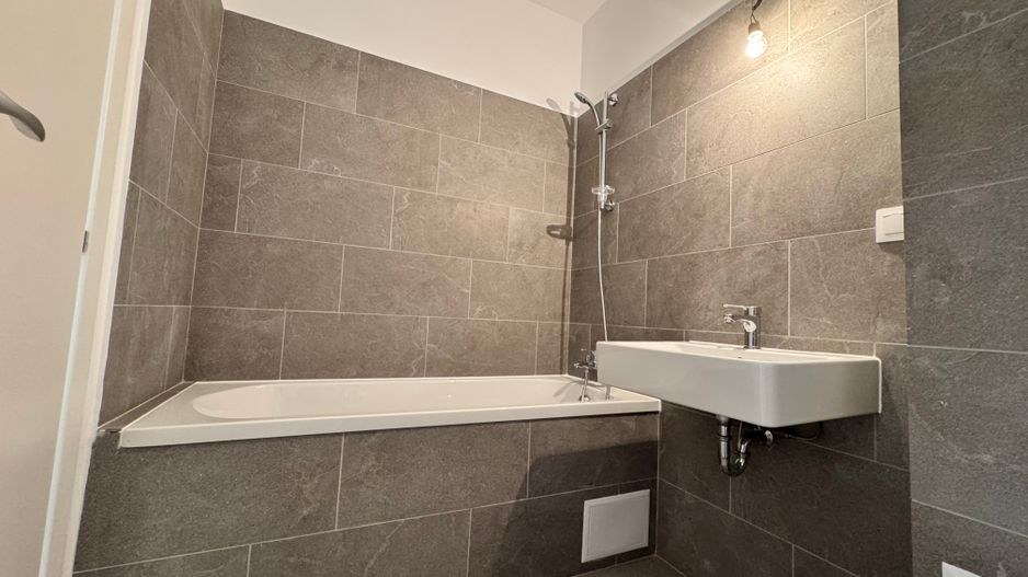 Apartament 2 camere decomandat + terasa 10mp Lacul Straulesti - Poză 3