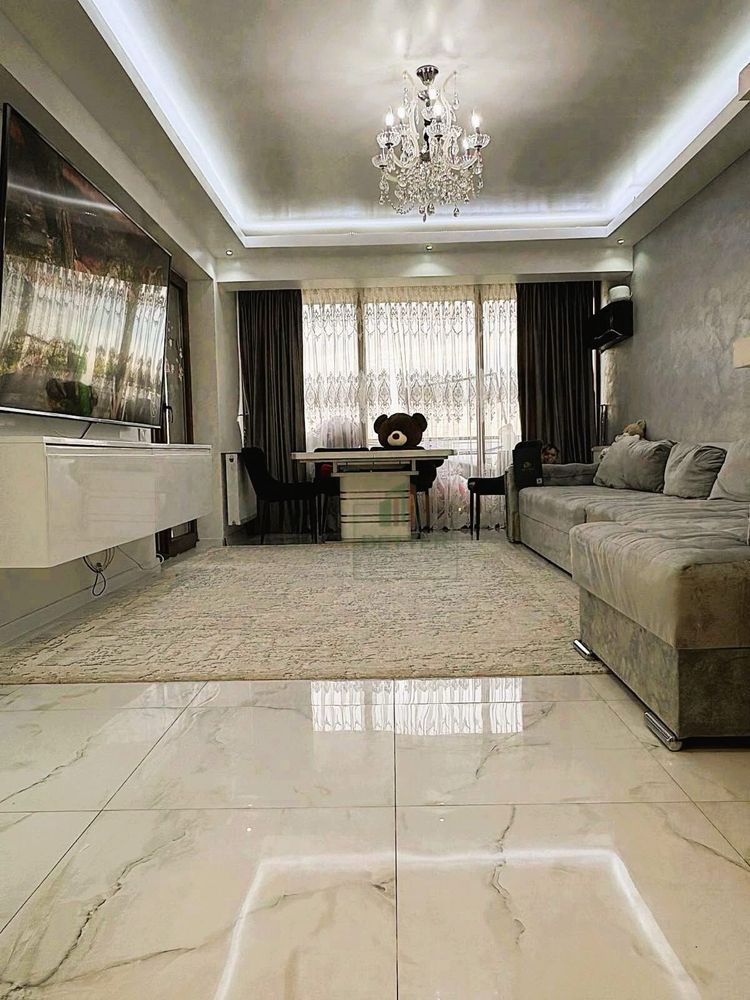 Vanzare apartament 2 camere terasa si balcon plus loc parcare - Poză 1