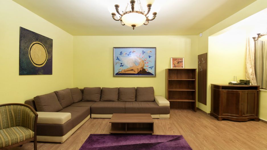 Casa cu 5 camere de inchiriat, zona Becas - Poză 2