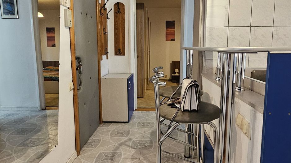 Grivitei ,zona Colinei apartament mobilat si utilat complet - Poză 9