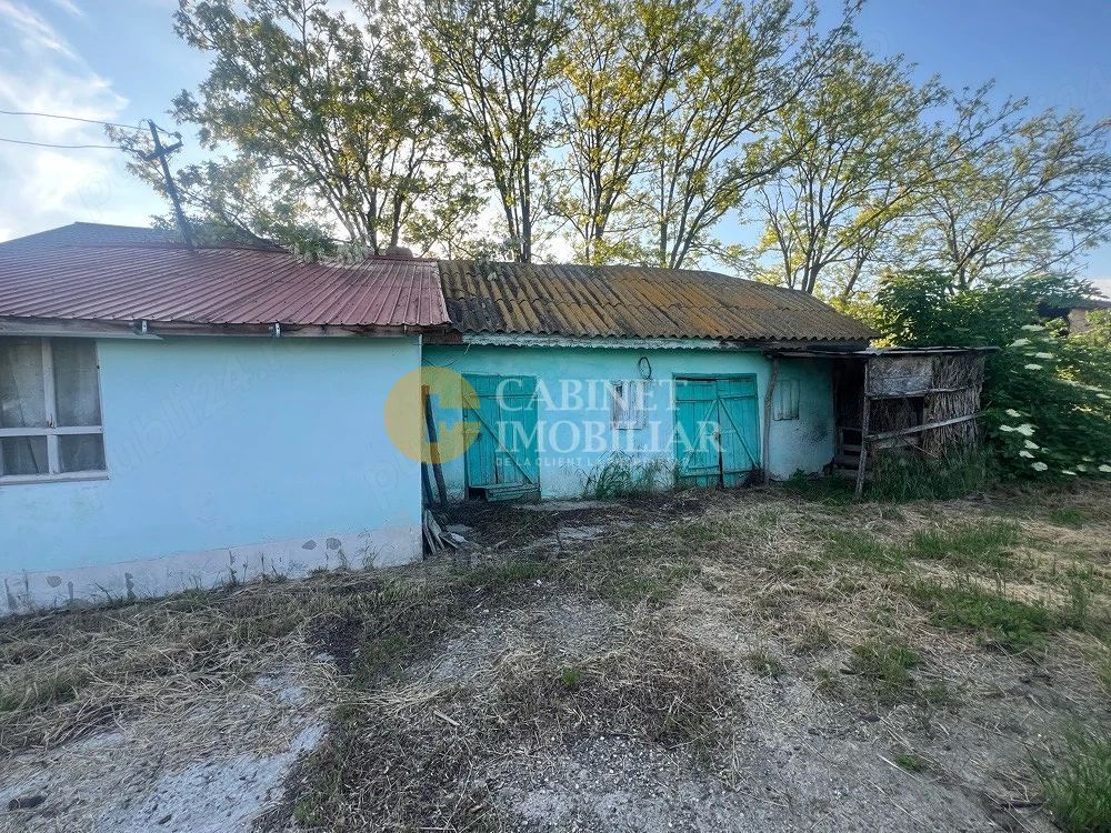 Proprietate generoasă: Casă cu 4 camere, anexe și teren de 3000 m²-Com. Țiganași - Poză 2