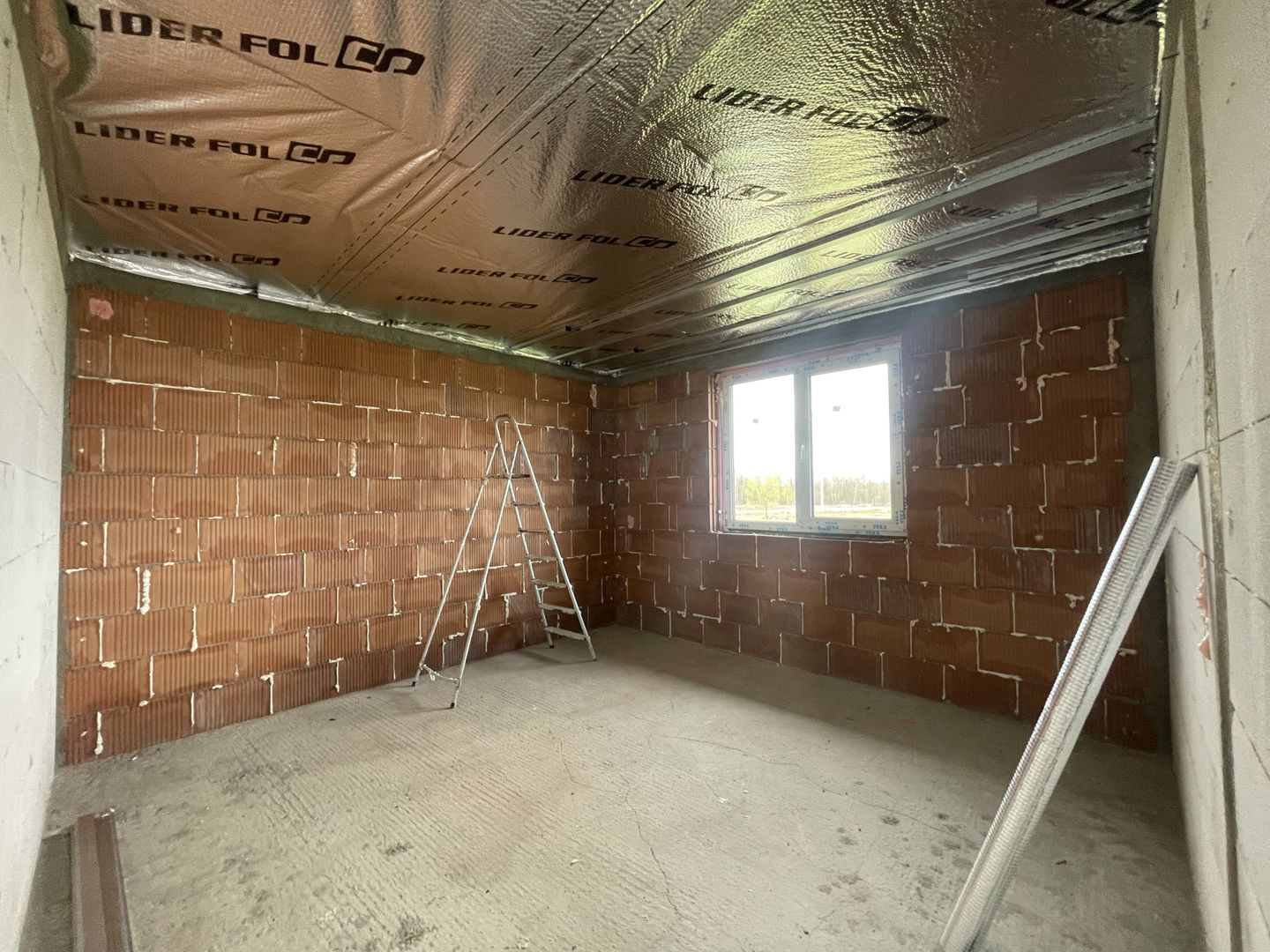 CASA LA ROȘU 220 MP | ZONA RETRASA CU VEDERE PANORAMICA| MARGINEA - Poză 12