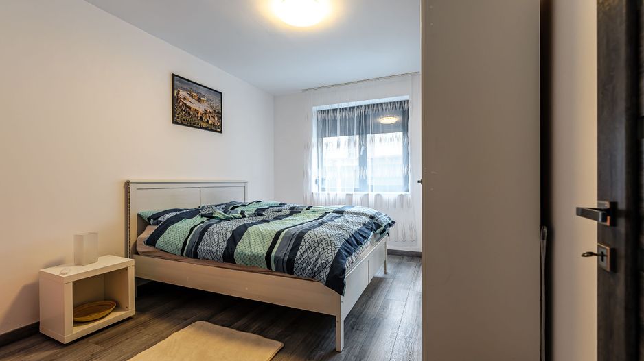 Apartament ultracentral cu loc de parcare, 2 camere cu terasa proprie - Poză 4