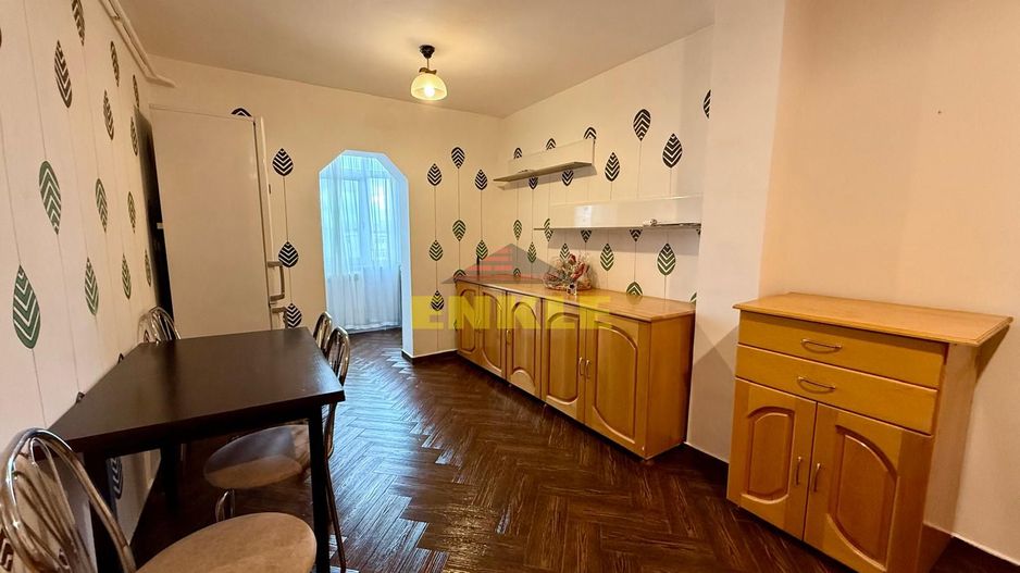 De vanzare apartament 2 camere decomandat - Poză 4