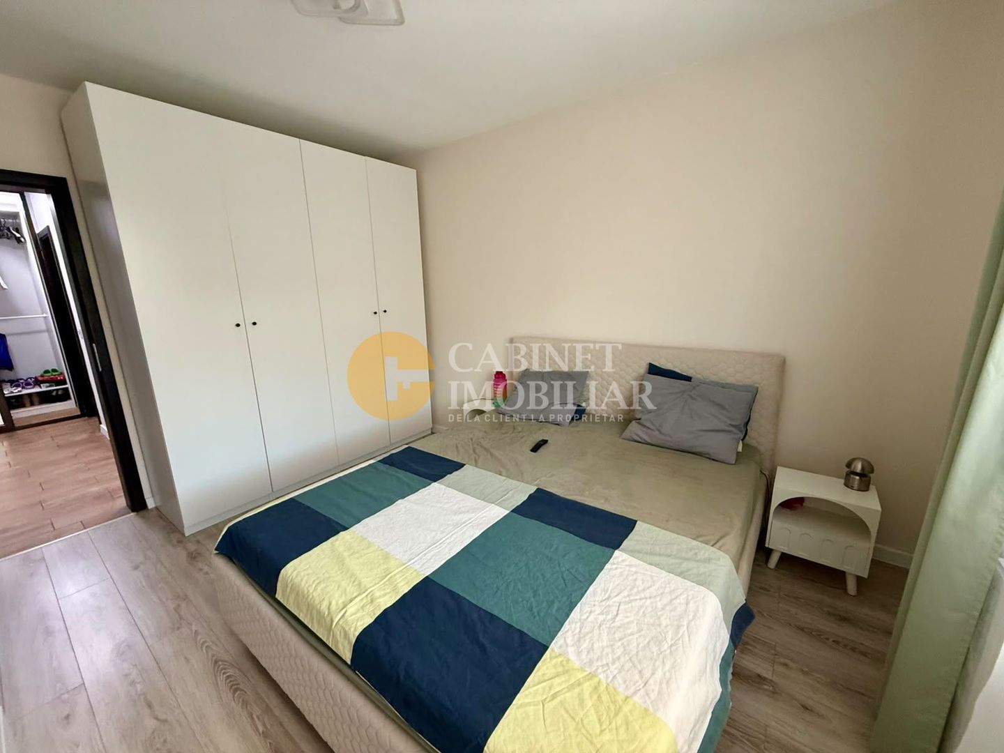 4 CAMERE DECOMANDAT--ETAJ+MANSARDA AMENAJATA--BLOC TIP VILA - Poză 3