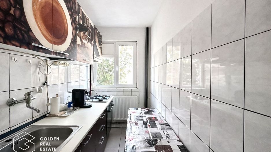 Apartament  4 camere, etaj 1, zona Vlaicu, centrală proprie, loc de parcare - Poză 6