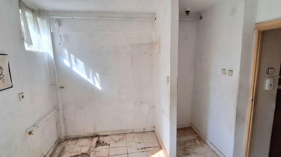 Apartament cu 2 camere - Piata Victoriei - Poză 5