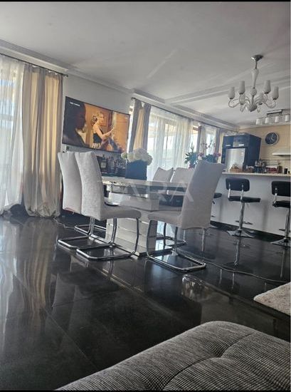 Apartament cu 3 camere, terasă de 70 mp și încălzire în pardoseală. - Poză 2