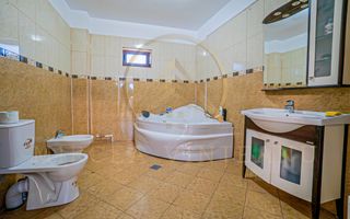 Lazu - Vila de vânzare compusă din P+1E+M. - Poză 15