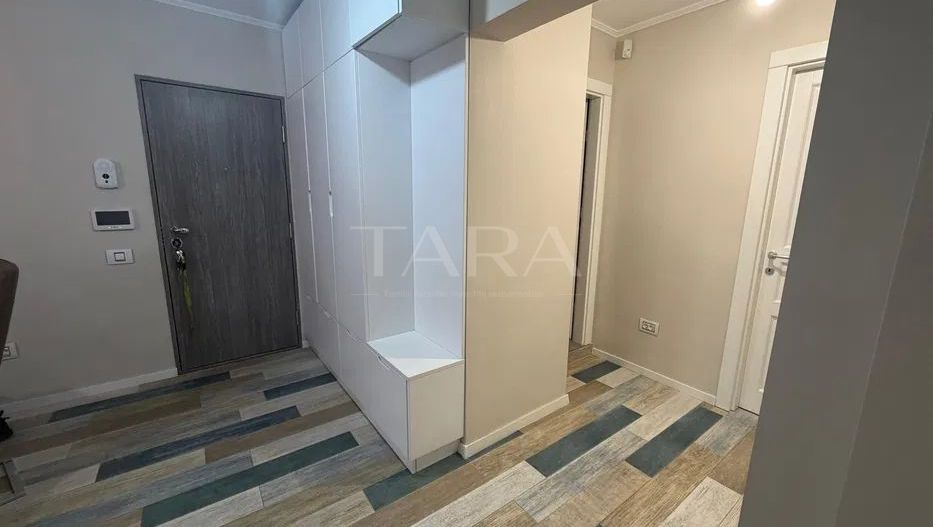 Apartament modern cu 3 camere, garaj și parcare, în zonă liniștită. - Poză 3