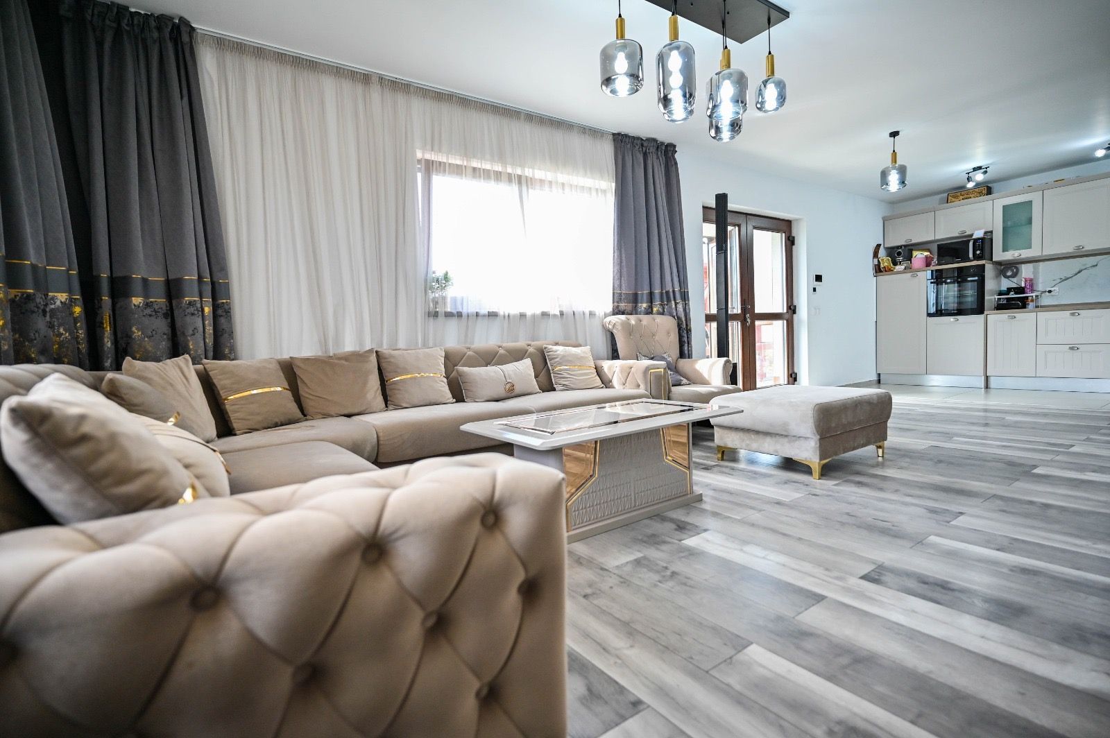 Casa individuală de vânzare Sânpetru, 5 camere, garaj, foișor, curte - Poză 2