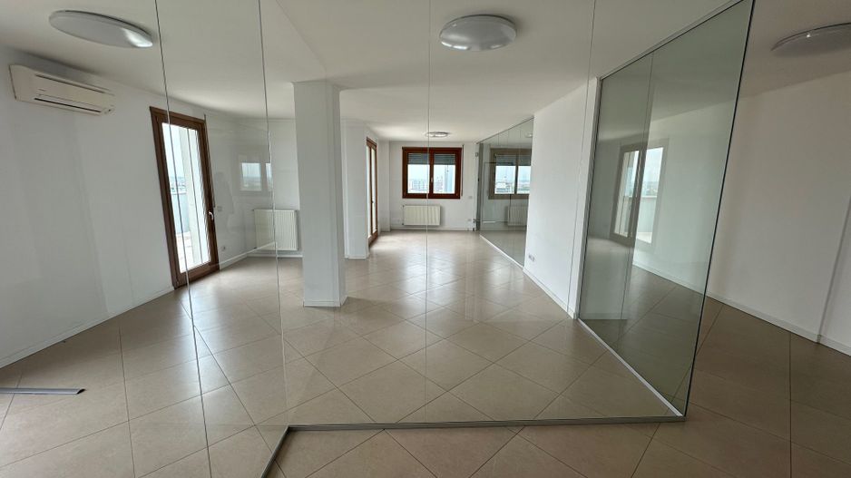 Birouri  cladire noua, zona centrala - Poză 1