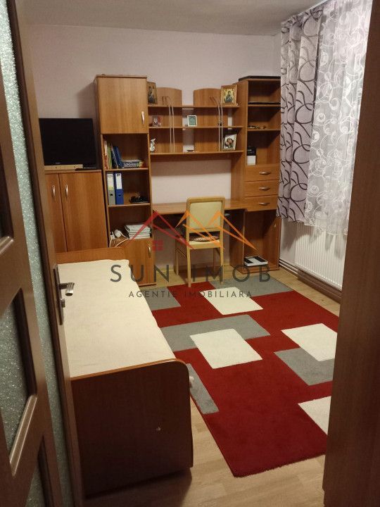 Apartament 3 camere, decomandat, central, renovat total, Campina - Poză 2