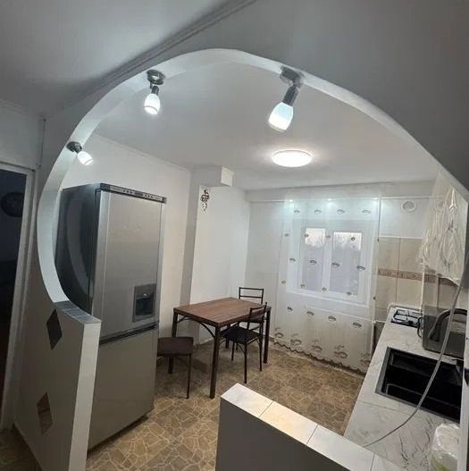 AP. 2 CAMERE RAHOVA, LOC PARCARE, MOBILAT MODERN, BLOC REABILITAT - Poză 4