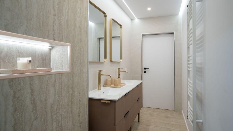 Iancu Nicolae - Vila high-end pe malul lacului, Gradina cu Ponton - Poză 27