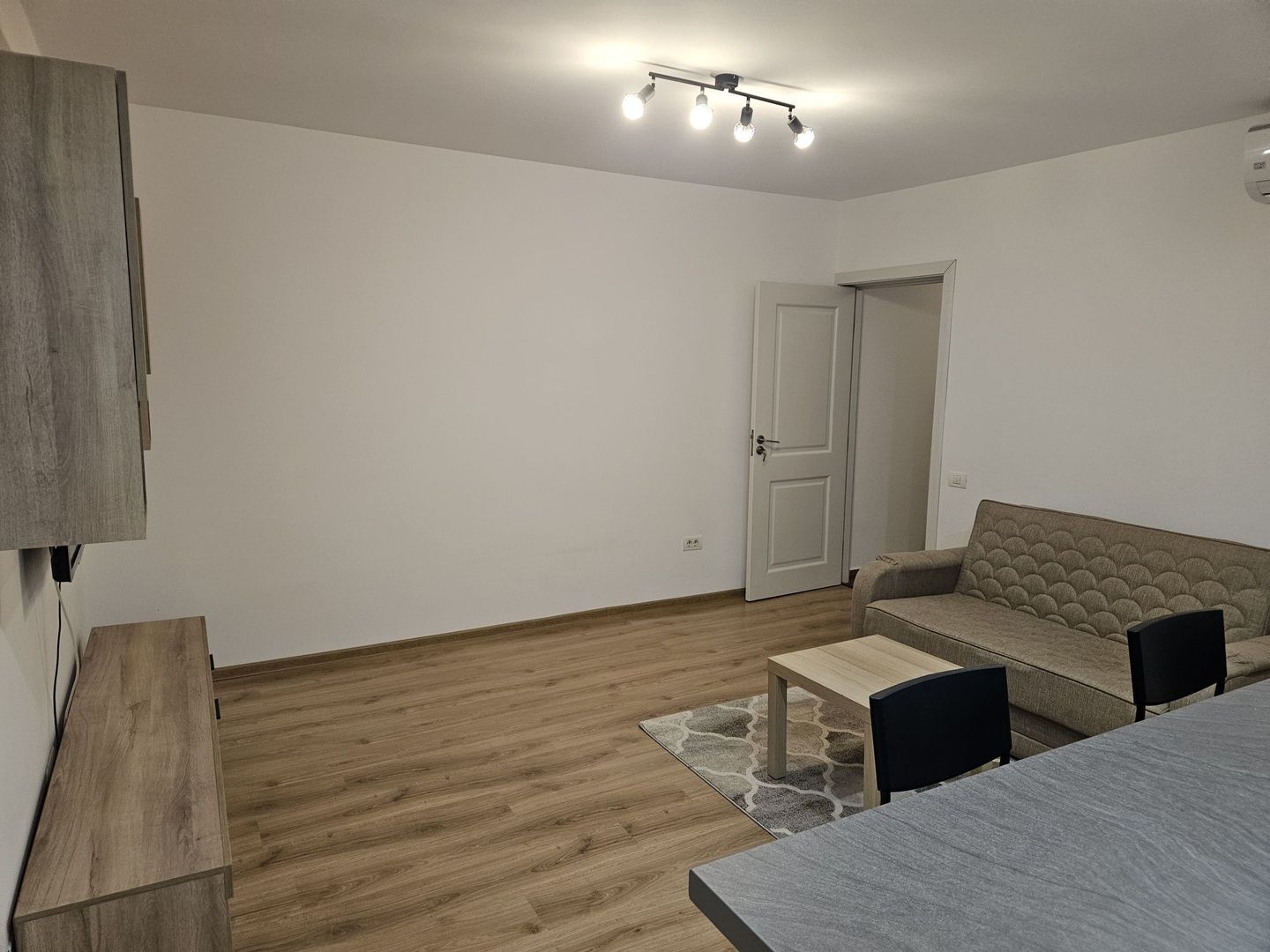 De inchiriat apartament cu 2 camere , Eroii Revolutiei - Poză 5