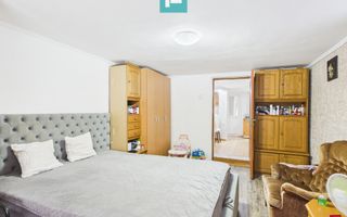 Casă cu 2 corpuri, teren 398 mp, Oradea - Poză 6