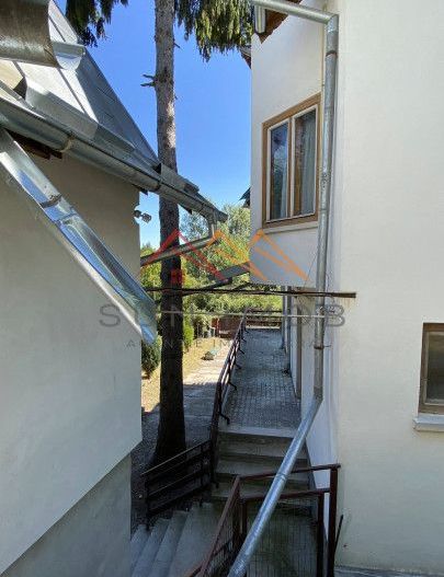 Vila de vanzare, teren 3100 mp, 7 camere, 6 grupuri sanitare, 3 CT, an 1997 - Poză 60