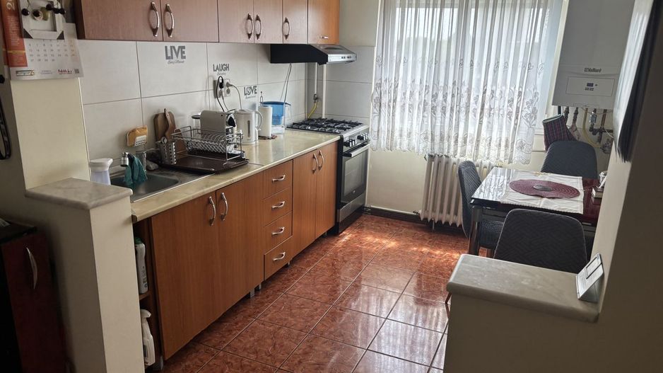 BRASADAS vinde ap 3 cam etaj 4/10 Micro 15 utilat mobilat. - Poză 2
