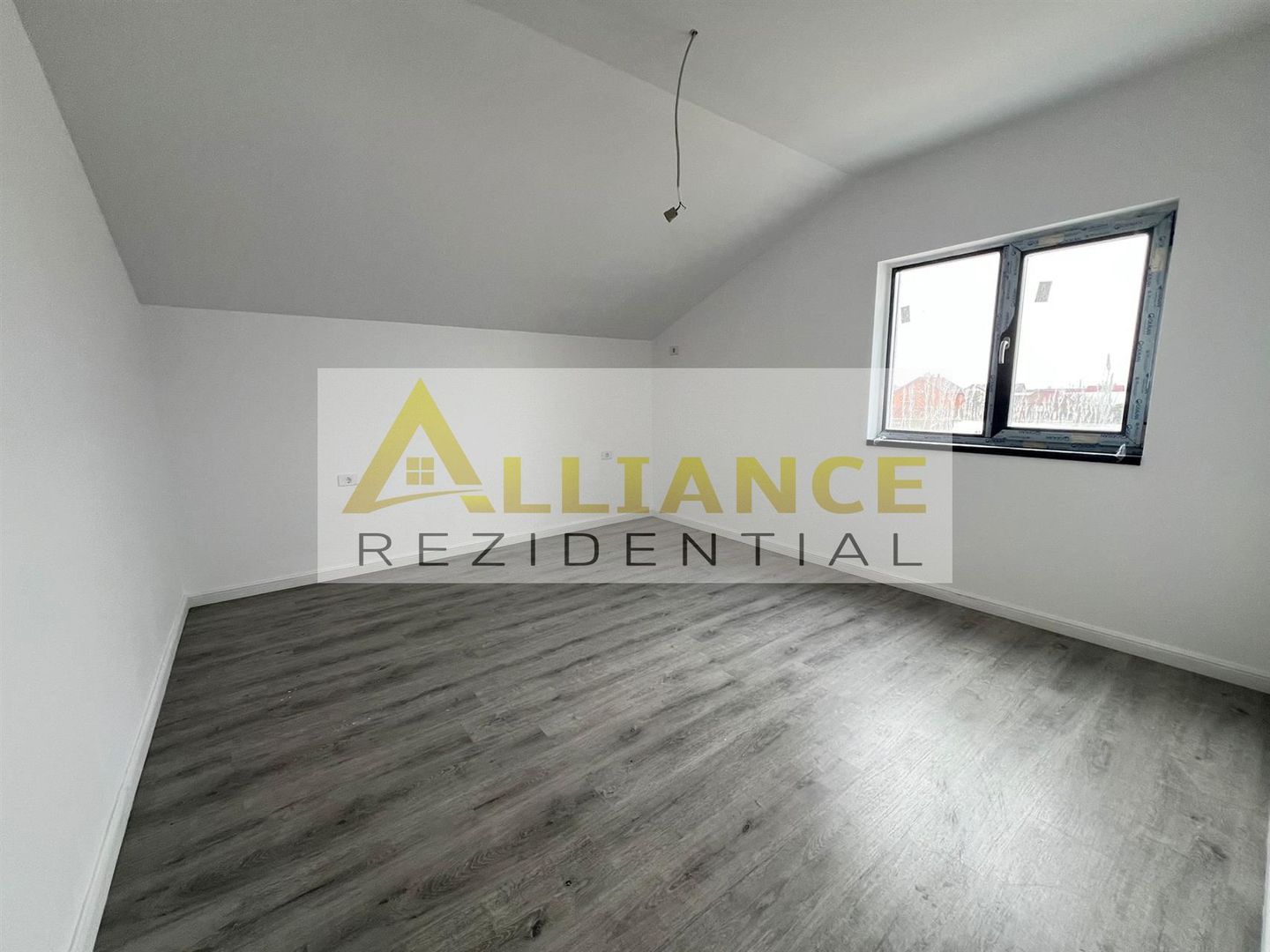 Casa Individuala P+M - 4 camere - Pompa de Caldura-Panouri Solare - Poză 12