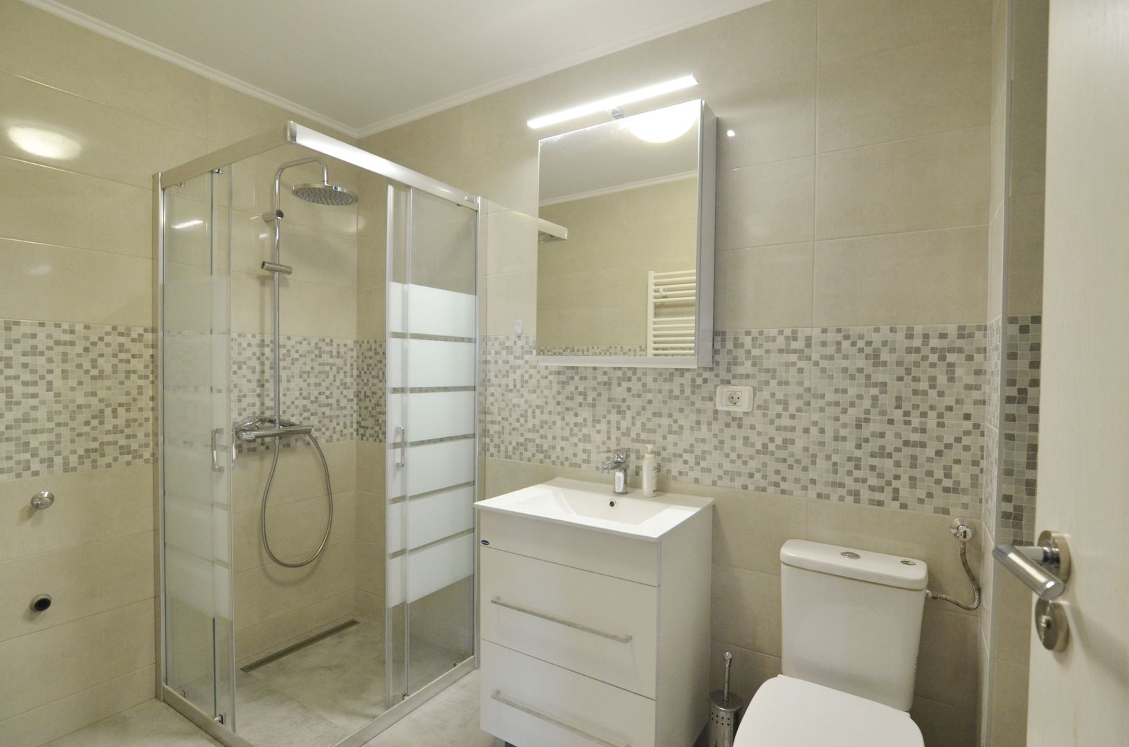 Inchiriem casa noua individuala 4 camere cu garaj - Poză 8