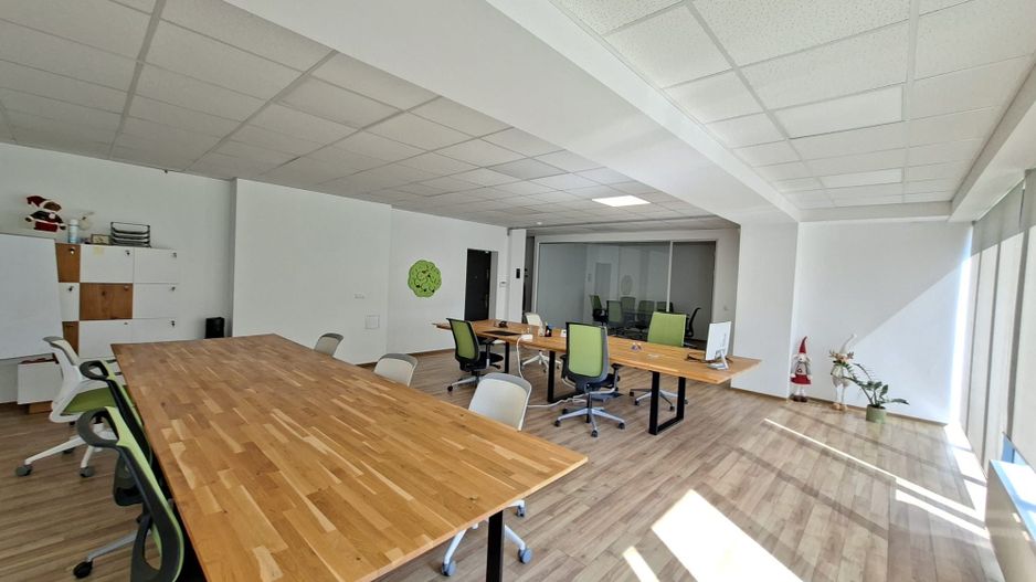 Spațiu pretabil birouri/cabinete medicale - Poză 40