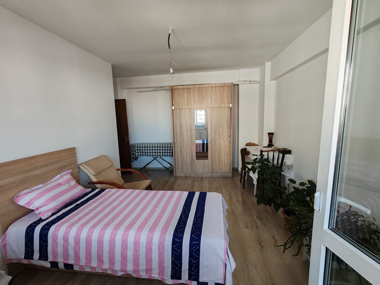 APARTAMENT 3 CAMERE, OZANA , AN 2018, CENTRALA, MOBILAT, 2 BAI - Poză 1