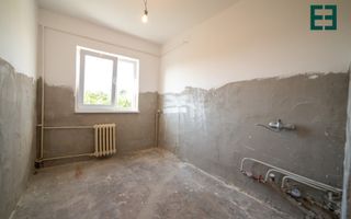 Apartament cu 3 camere etajul 4 - Cartierul A. Vlaicu - Arad - Poză 9