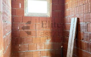 Casa la rosu  cu 4 camere de vanzare in Santandrei - Poză 16