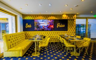 Hotel de LUX cu 11 camere / Restaurant & Piscina - Poză 1