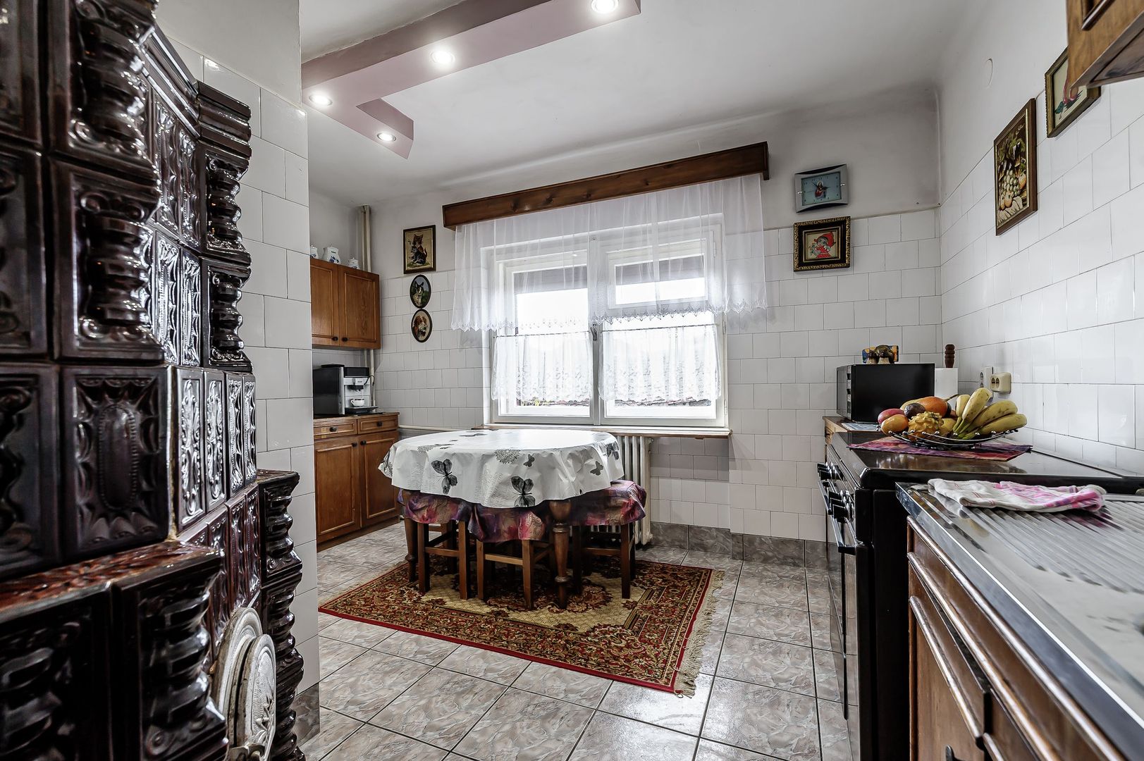 Casă din cărămidă cu 8 camere – zonă liniștită, LIPOVA - Poză 4