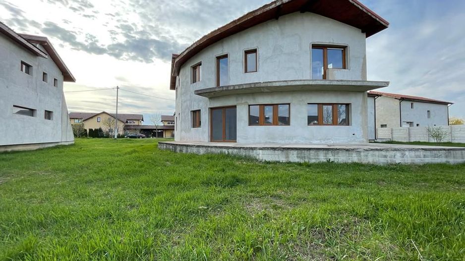 Casă individuală cu 5 camere în Vladimirescu - Poză 2