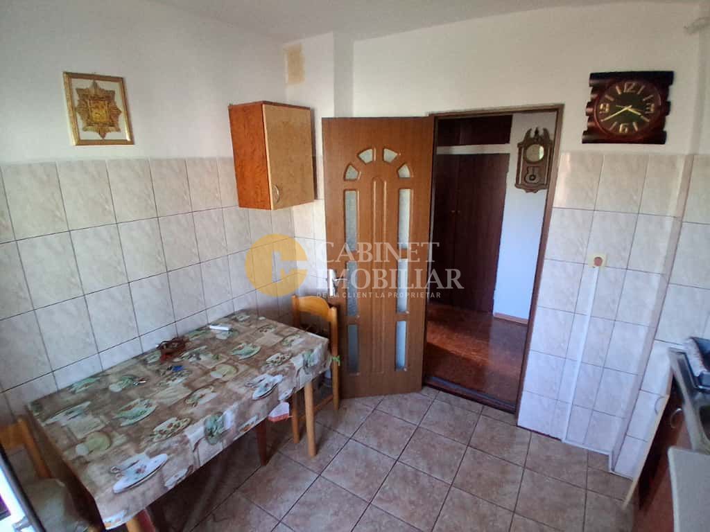 Apartament 2 camere,  decomandat, zona Tatarasi - Poză 4
