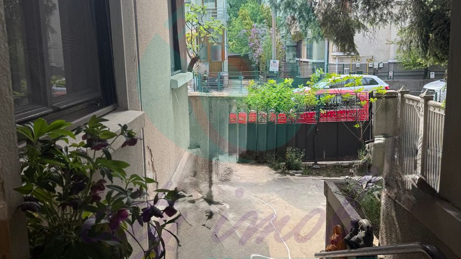 Proprietate rara pe o strada boema - Poză 3