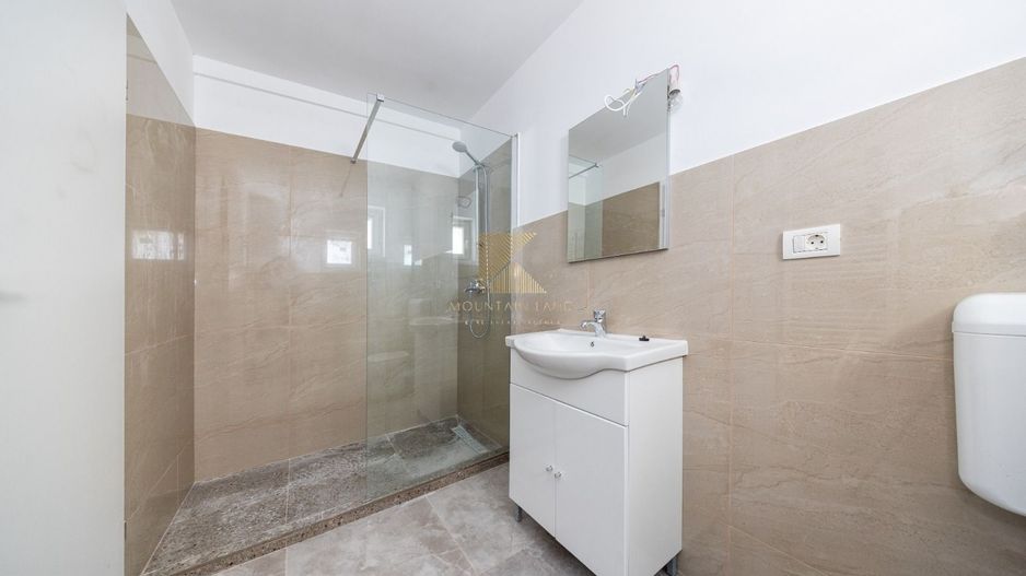 Casă modernă cu curte privată, aproape de Brașov – Cartierul Izvor - Poză 13