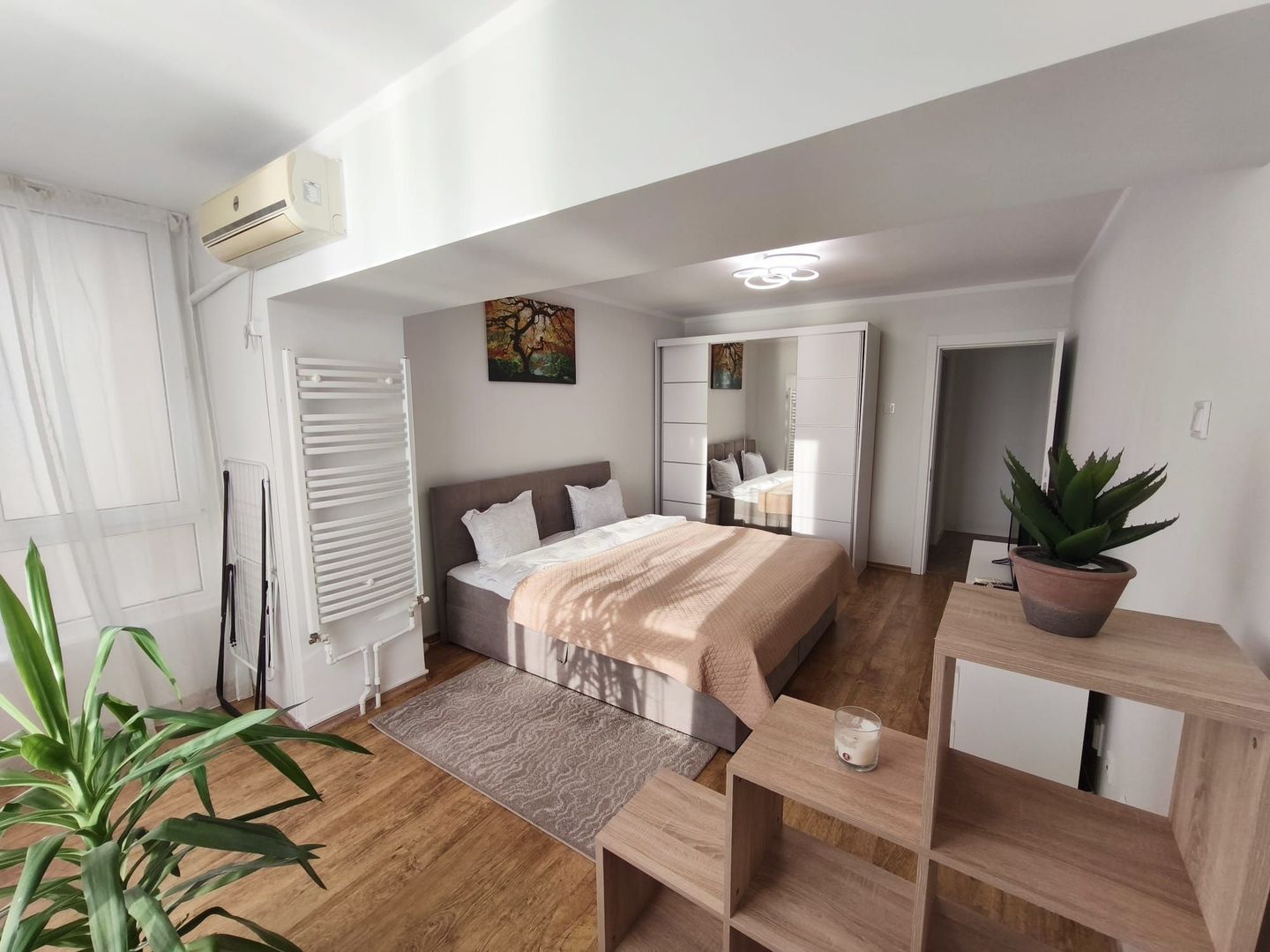 De inchiriat apartament spatios, 3 camere, pe Faleza, 900 euro - Poză 4