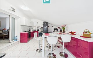 Casă exclusivistă cu 4 camere, în Secusigiu, Arad - Poză 11