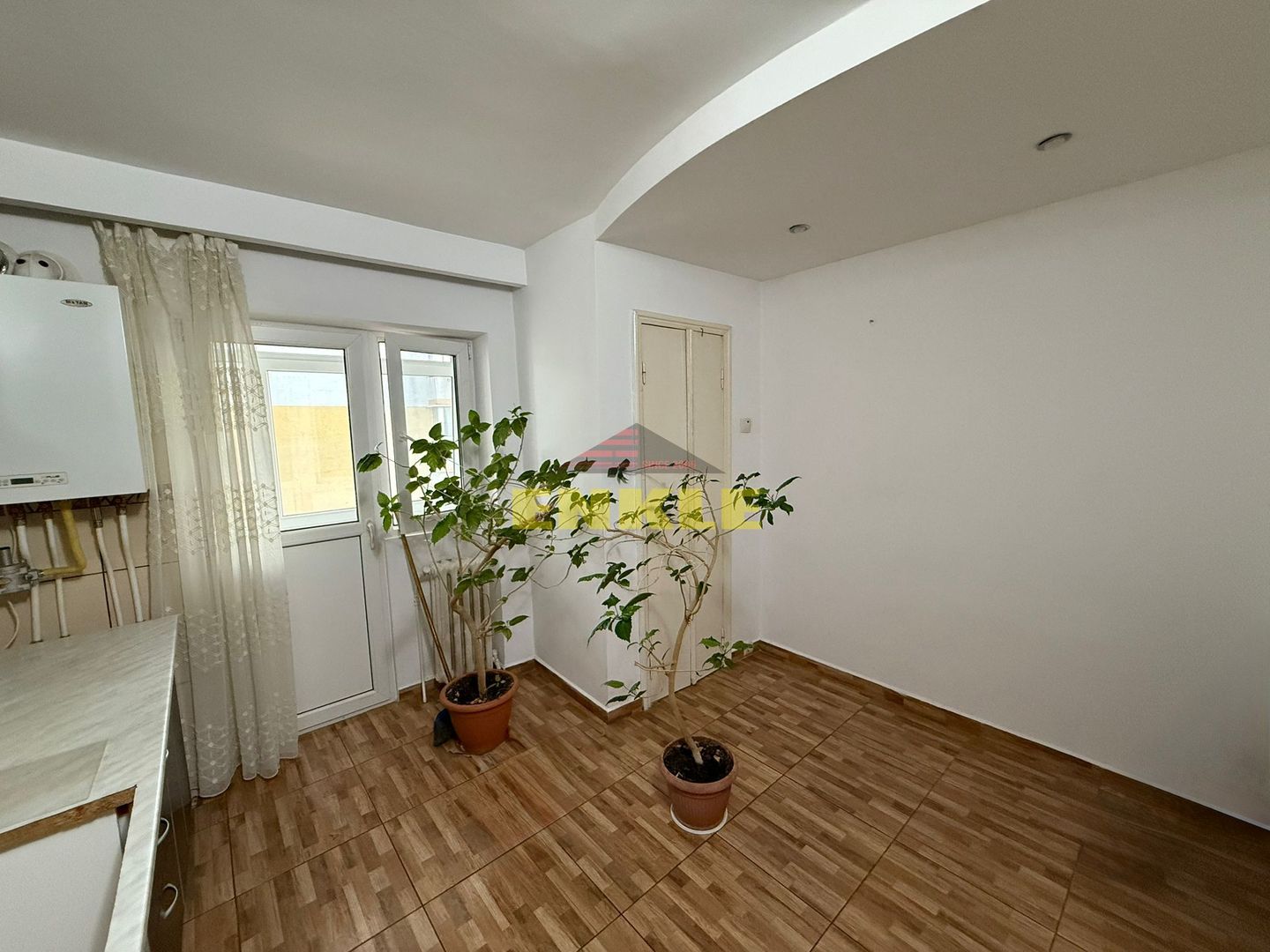 Vânzare apartament 3 camere decomandat, Zona Curcubeului - Poză 6