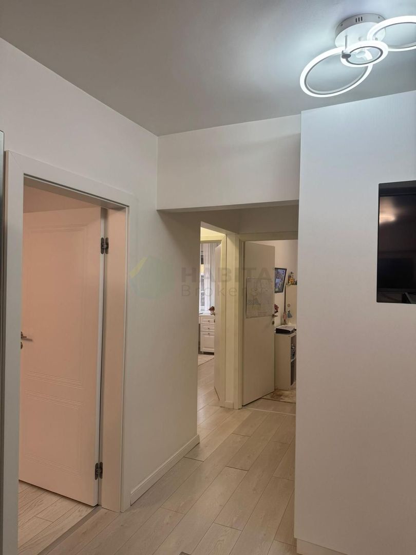 3 camere Mega Mall mobilat si utilat modern - Poză 11