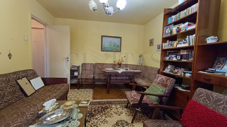 Vanzare 2 camere, decomandat, aproape de BIG, 2 balcoane - Poză 1