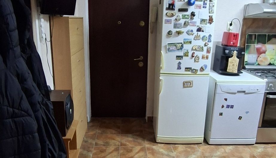 BRASADAS vinde ap 2 cam etaj 2 pe Botizului. - Poză 2